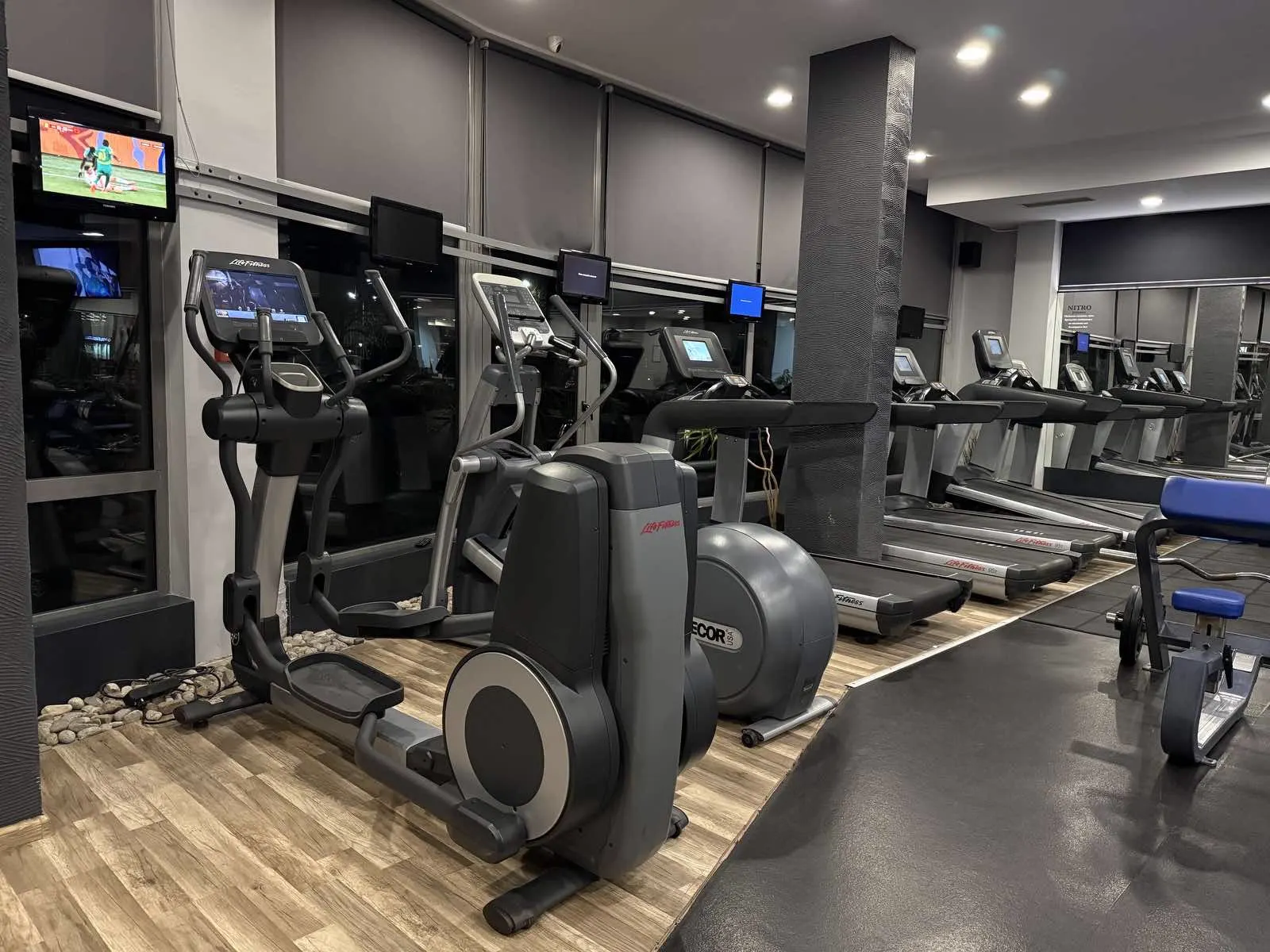 Елиптици и бягащи пътеки Life Fitness и Precor