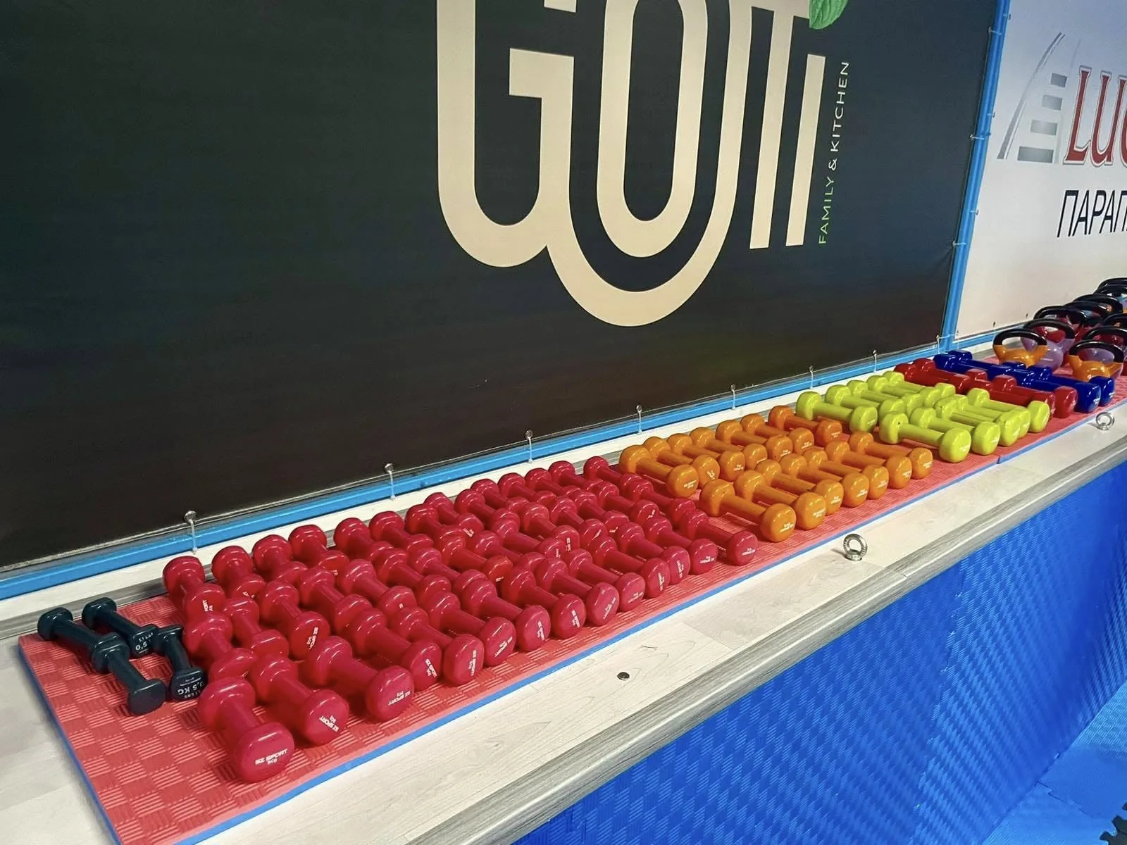 Винилови dumbbells SZ Sport в различни цветове и тегла