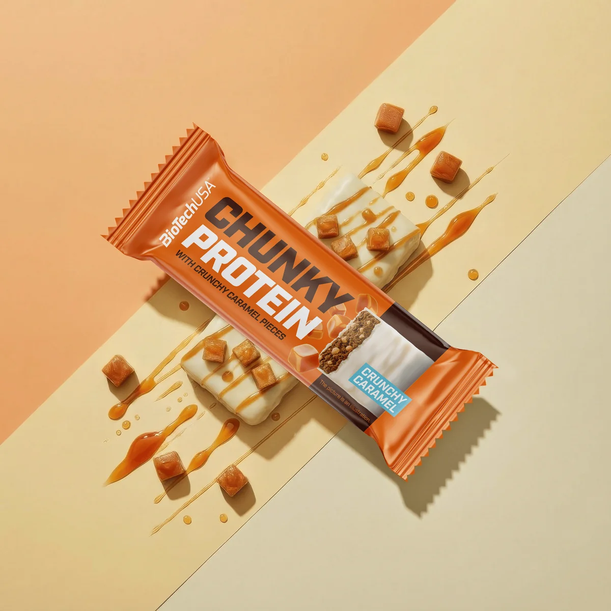BioTech USA Chunky Protein Bar в ръка на човек, готов за консумация