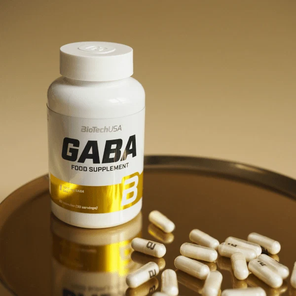 Опаковка на BioTech USA GABA отпред и леко под ъгъл, с информация за 1000 mg активна съставка