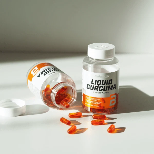 Опаковка BioTech USA Liquid Curcuma отпред, с ясно видими надписи за продукта