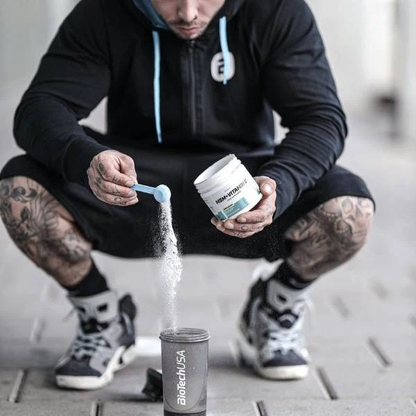 Приготвена напитка от BioTech USA MSM + Vitamin C в чаша