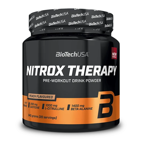 Опаковка BioTech USA Nitrox Therapy с вкус на тропически плодове, представяща продукта в спортна обстановка.
