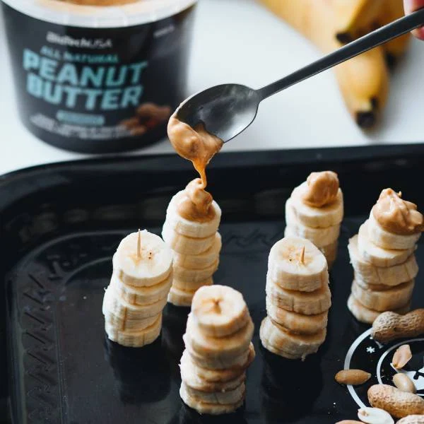 Буркан BioTech USA Peanut Butter 1000g, вариант Smooth, с етикет и капачка.