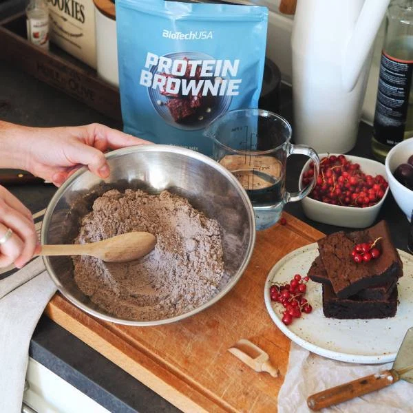 Опаковка на BioTech USA Protein Brownie baking mix 600g с изсипана смес