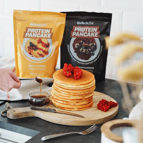 Опаковка на BioTech USA Protein Pancake powder, вкус шоколад, на бял фон