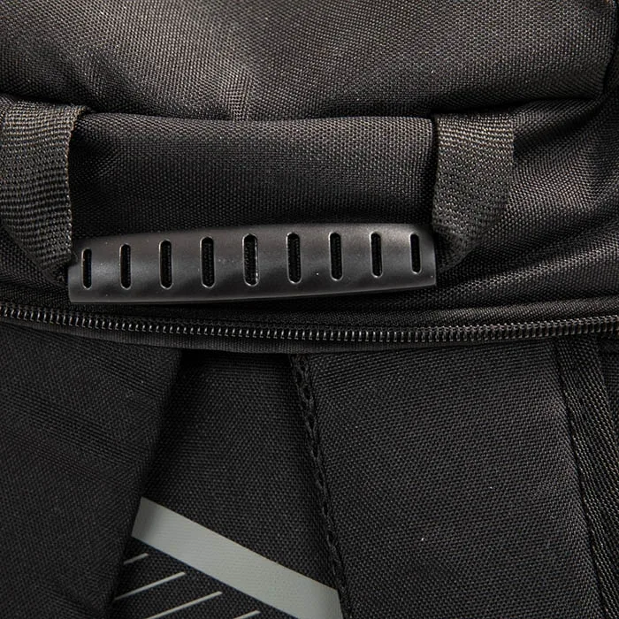 Сак Booster B-Force Duffle Large Black, показан отстрани, разкриващ страничен джоб.