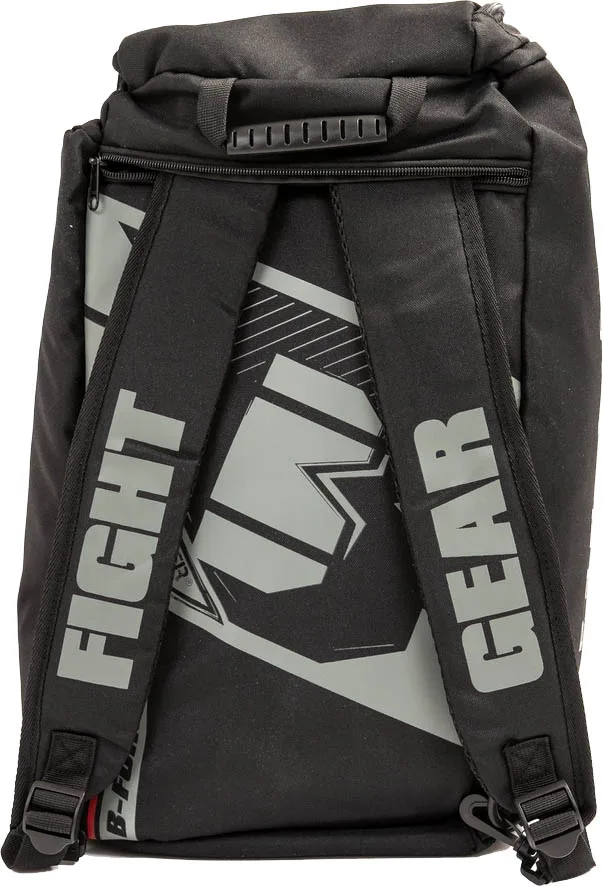 Голям черен сак Booster B-Force Duffle, показан отпред, с логото на Booster Fight Gear.