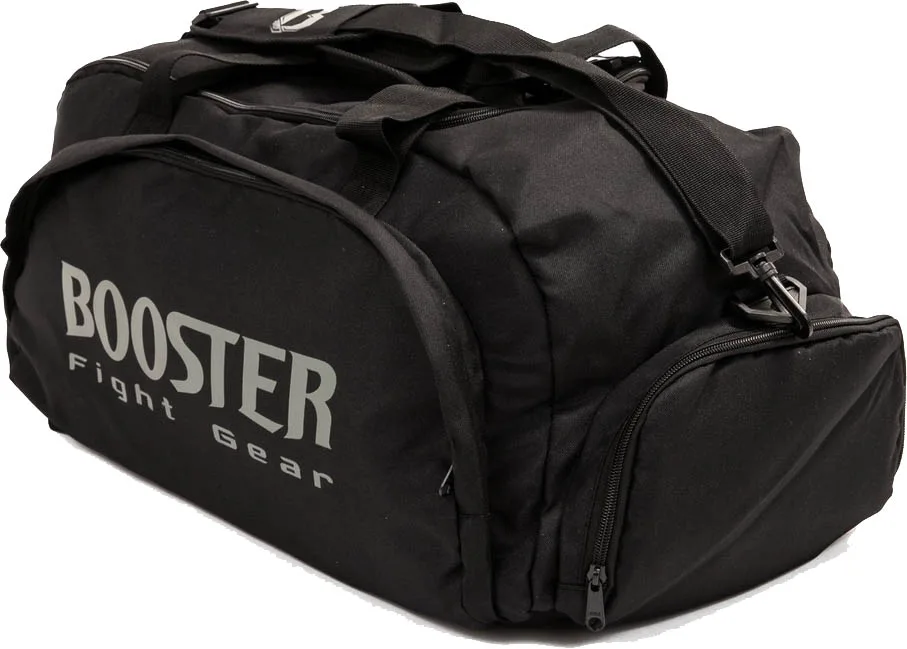 Сак Booster B-Force Duffle Small Black, показан отпред, с логото на марката.