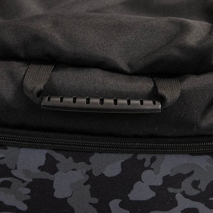 Отворен сак Booster B-Force Duffle Small Camo, показващ вътрешното пространство