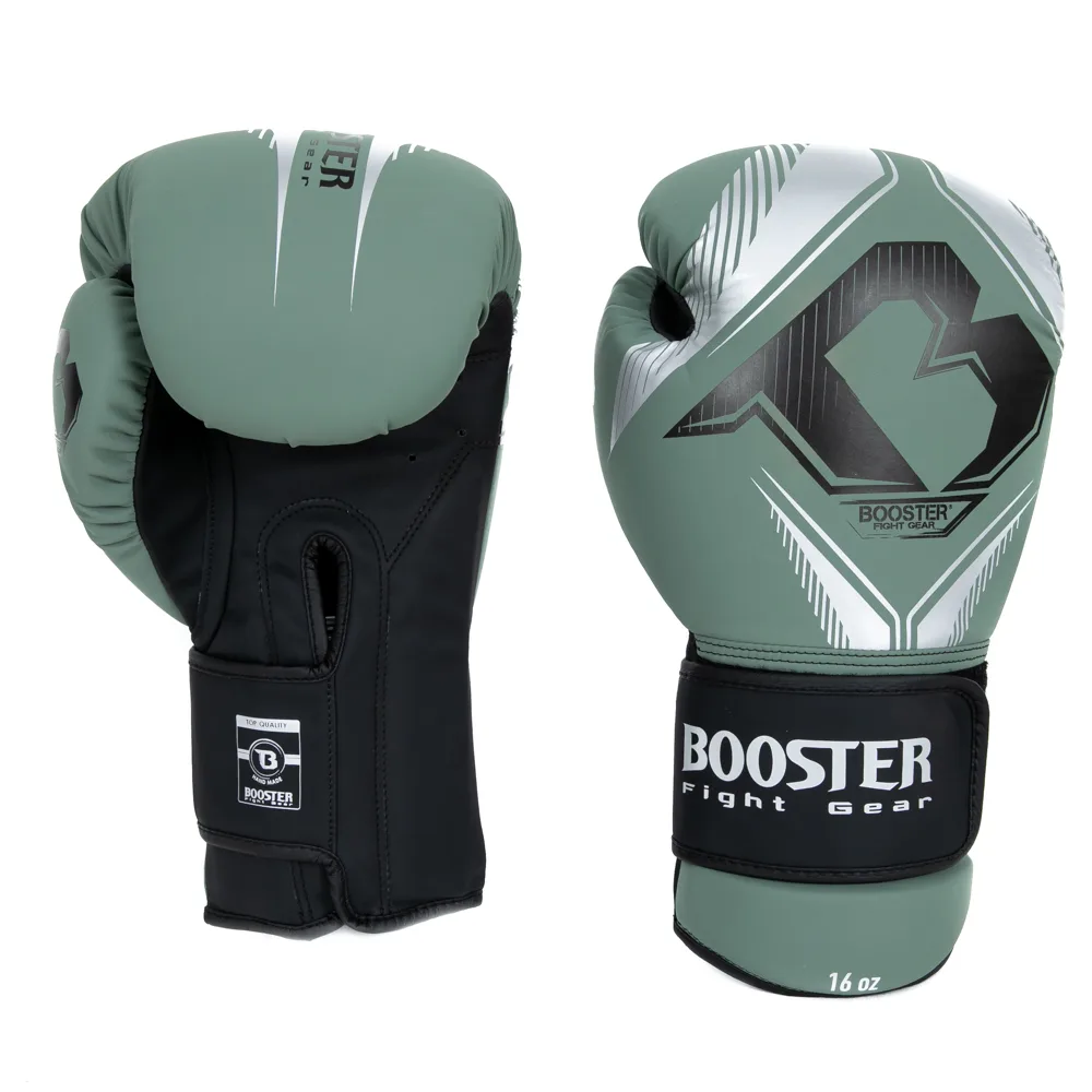 Две зелени боксови ръкавици Booster Bangkok Series 3, поставени една до друга