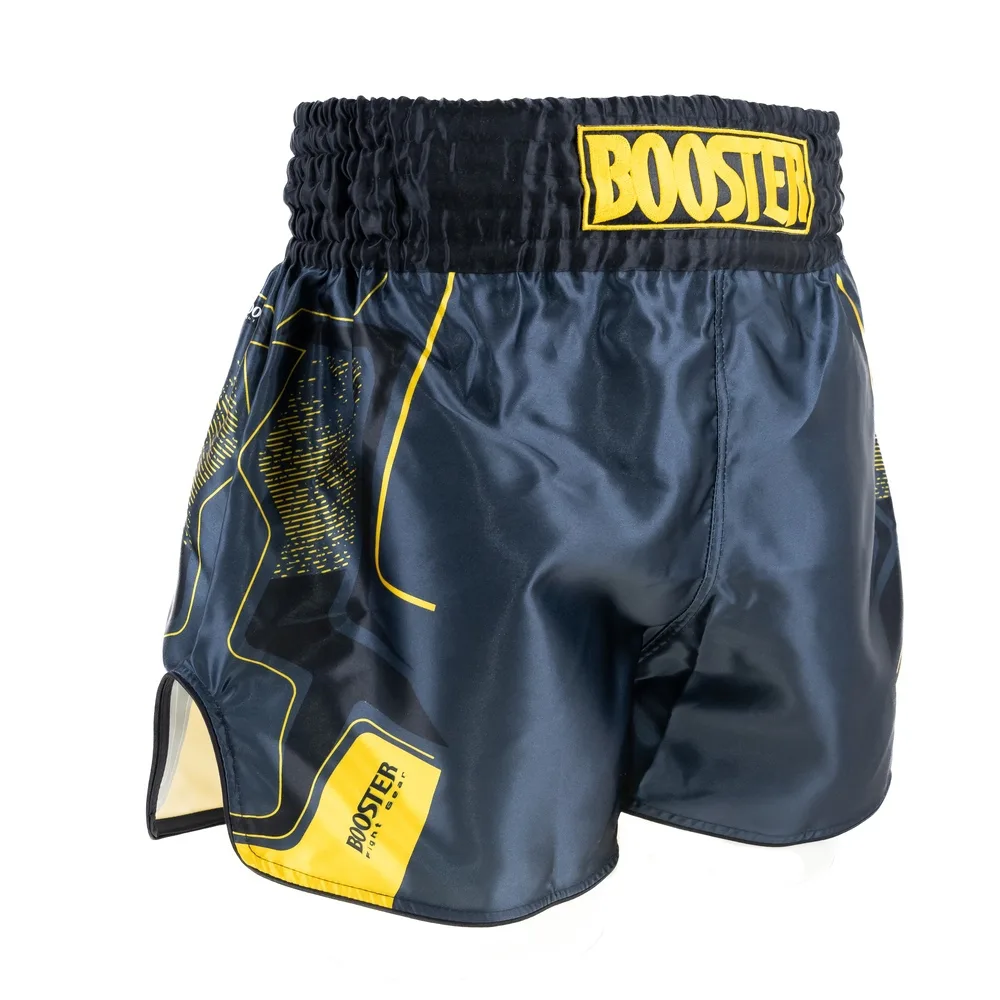 Детайлна снимка на черни шорти Booster BFG IGNITE 1, показваща дизайна и логото на Booster Fight Gear.