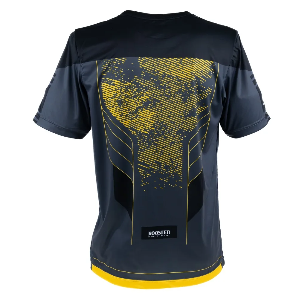 Изглед на черна тениска Booster BFG IGNITE TEE 1, сгъната, демонстрираща материята и цялостния дизайн.