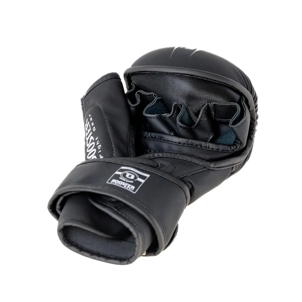 ММА ръкавици Booster BFG MMA BANGKOK 2, изглед от задната страна на китката с логото на марката