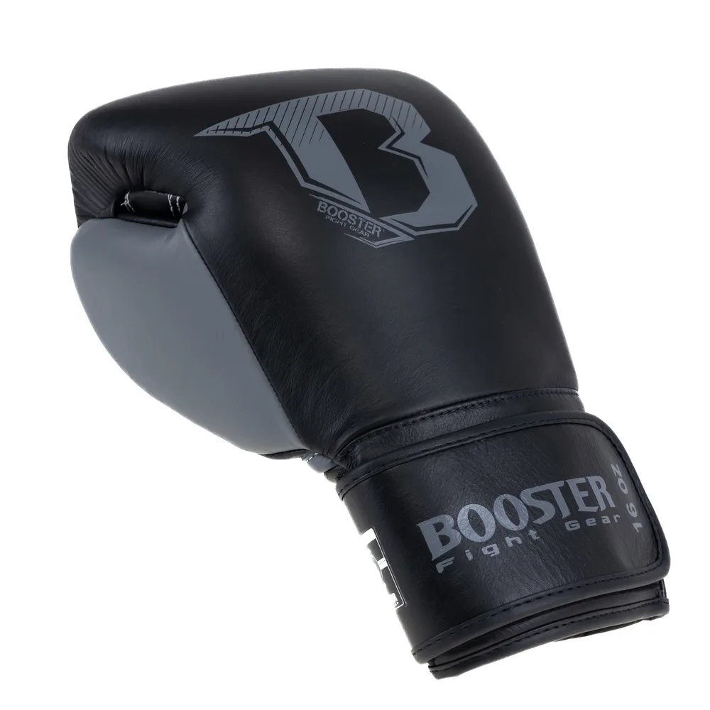 Боксови ръкавици Booster BFG RS 1, черен цвят, страничен изглед с логото на Booster