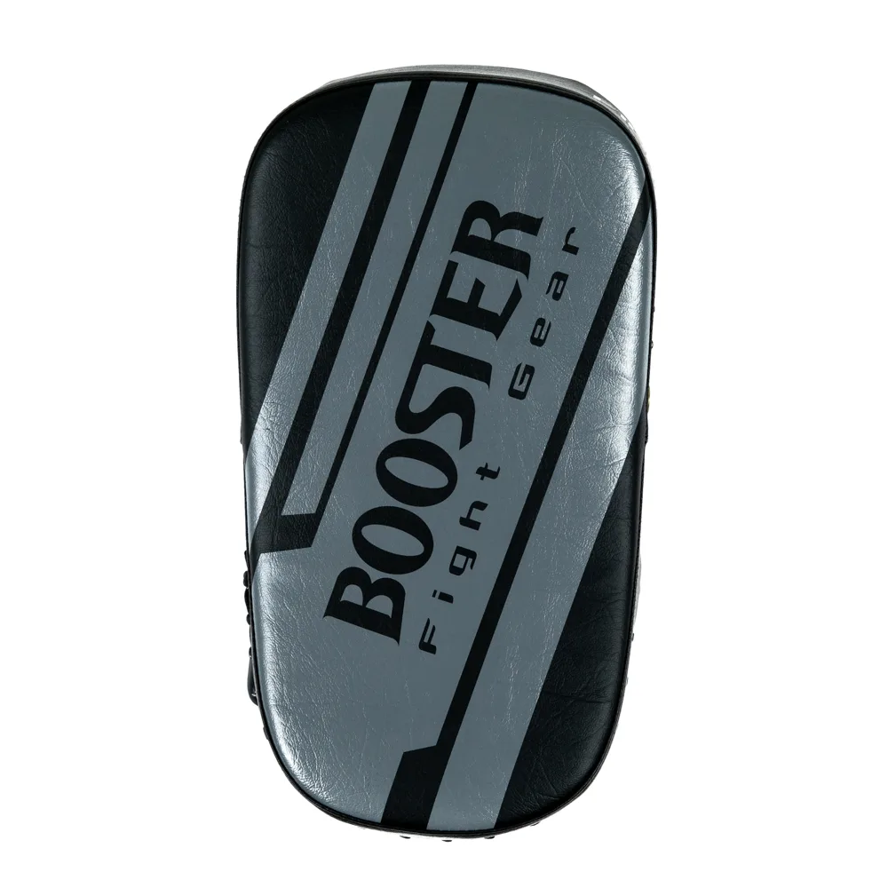 Тай падове Booster BFG XP в черен цвят, показани отпред, с ясно видима извивка.