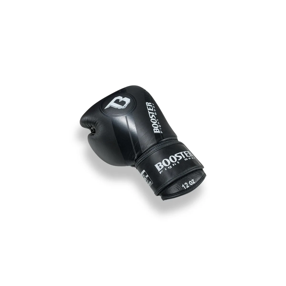 Близък план на детайл от кожата и шевовете на Booster BGL 1 V3 Black Foil