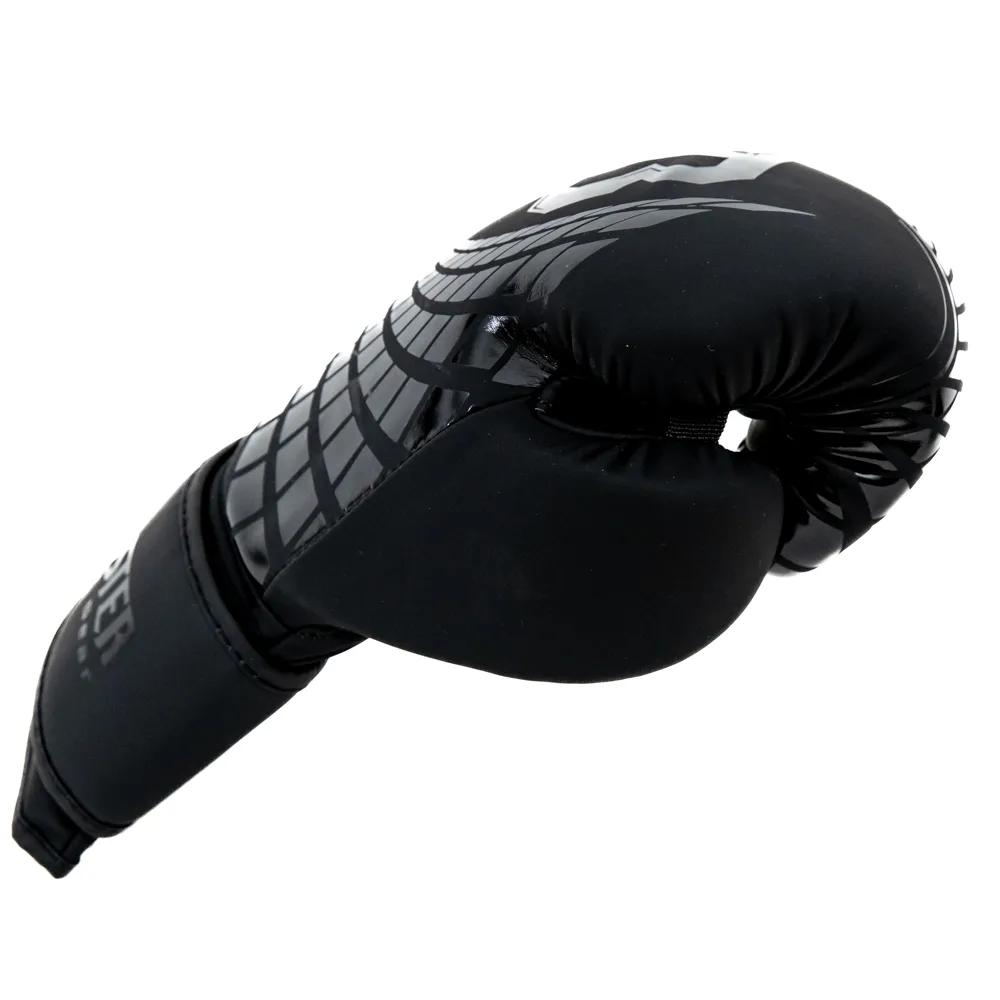 Текстура на синтетичната кожа на боксовите ръкавици CUBE GLOVE