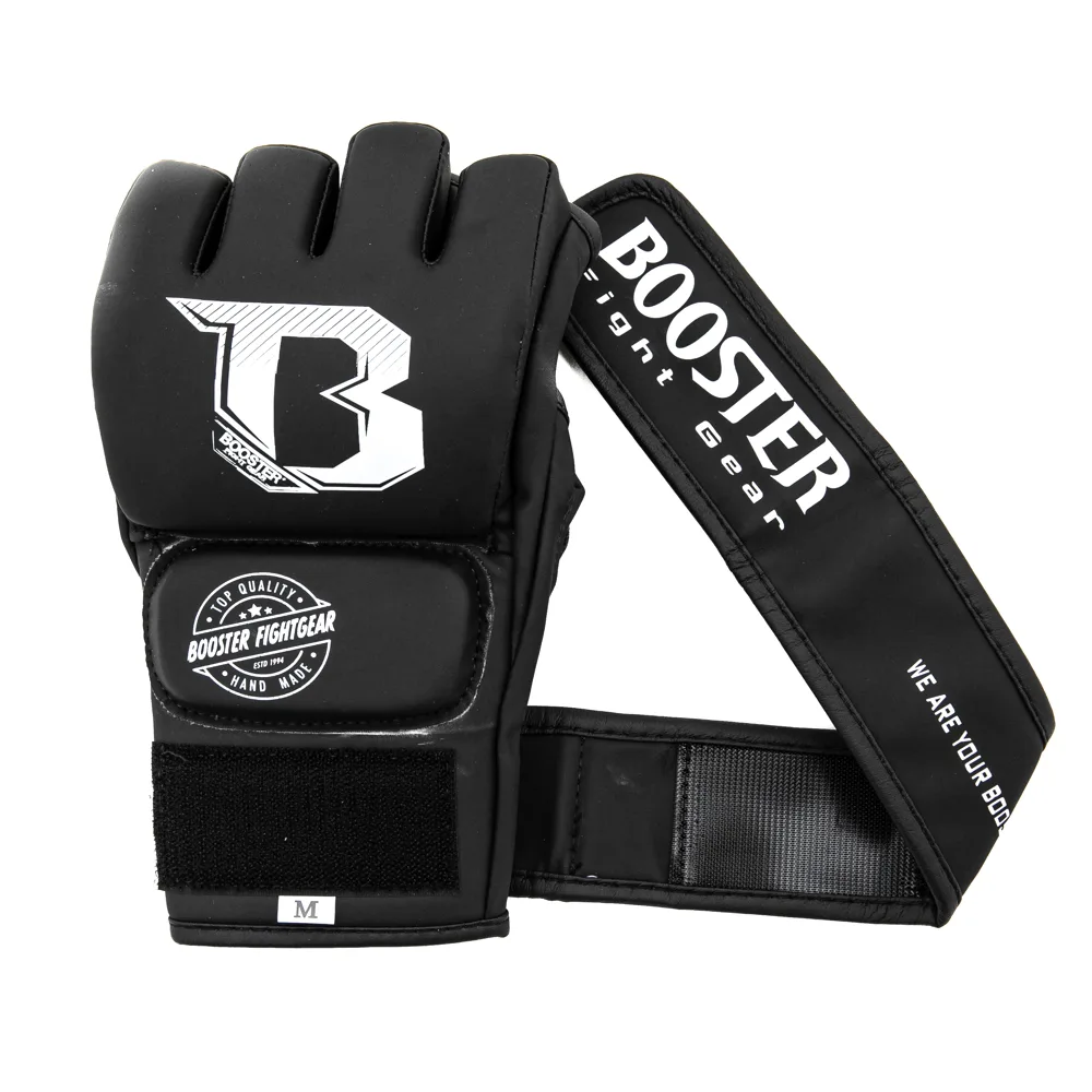 Booster Supreme MMA ръкавици в черен цвят, изглед отпред