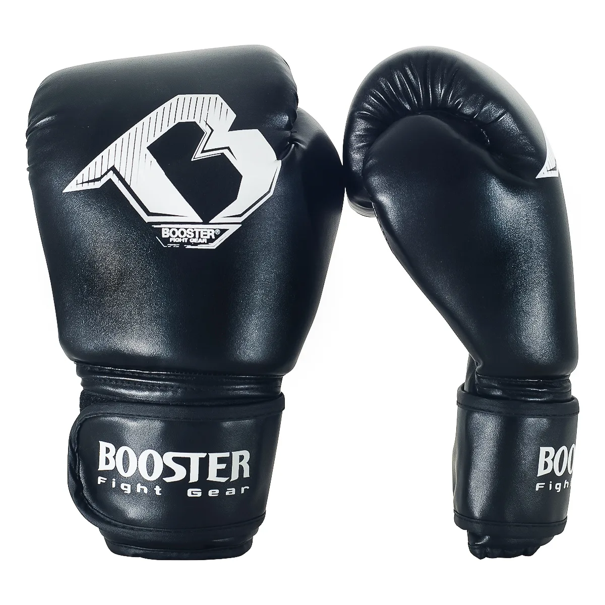 Детайл на логото на Booster Fight Gear върху черна боксова ръкавица BT Starter