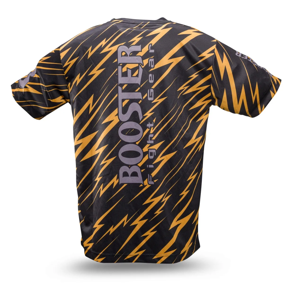 Детайлна снимка на тениската Booster Combat Series 1 TS, показваща логото на Booster Fight Gear и текстурата на материята.