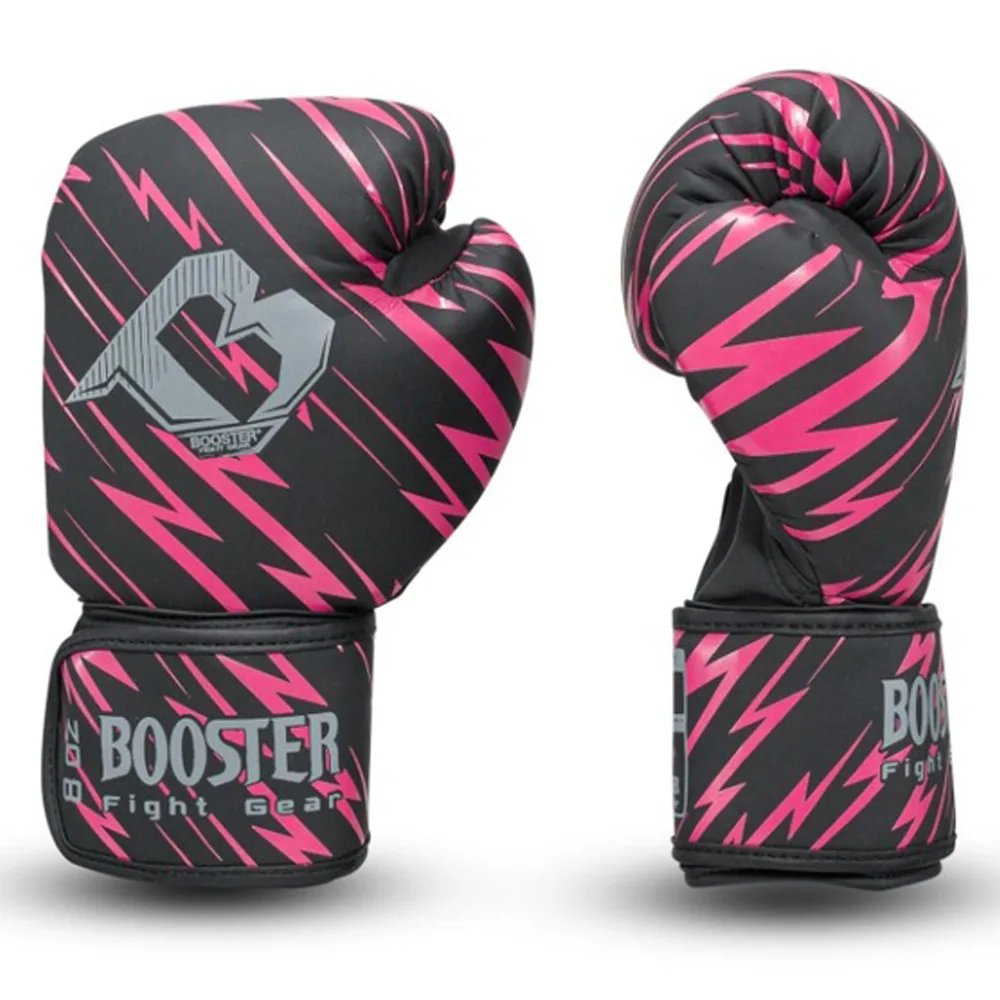 Детски боксови ръкавици Booster Combat series 3 BG в черен цвят, с логото на Booster и отличителен дизайн, поставени една до друга.