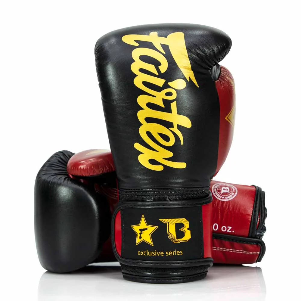 Боксови ръкавици Booster FXB BG V2 Black, страничен изглед с логата на Fairtex и Booster