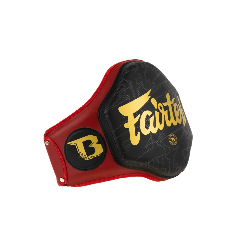 Коремен протектор Booster FXB BP WINE RED, показан фронтално, с логата на Fairtex и Booster ясно видими.