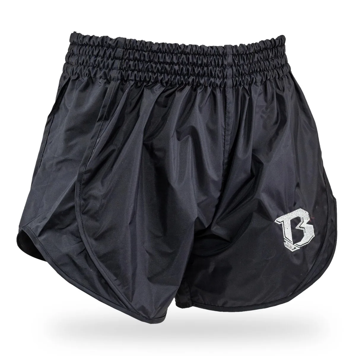 Детайлен изглед на логото на Booster Fight Gear върху шортите