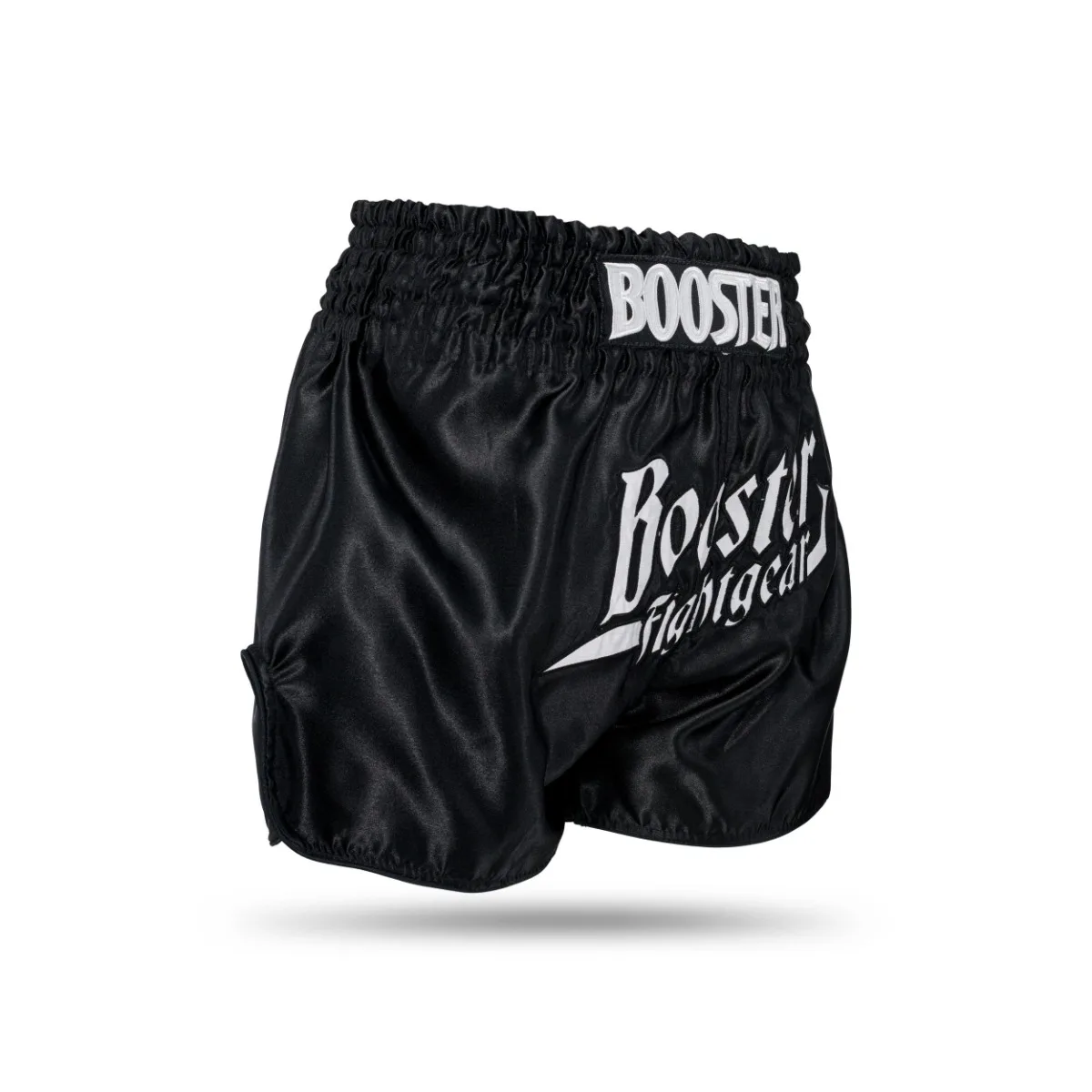 Шорти за муай тай Booster TBT Thunder BK/WH, сгънати, показващи компактността им.