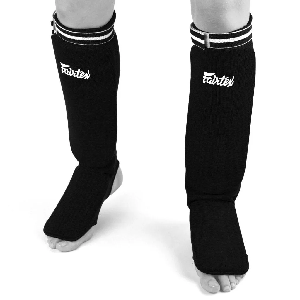 Черни протектори за крака Fairtex Amateur Competition Shin Pads SPE1, изглед отпред
