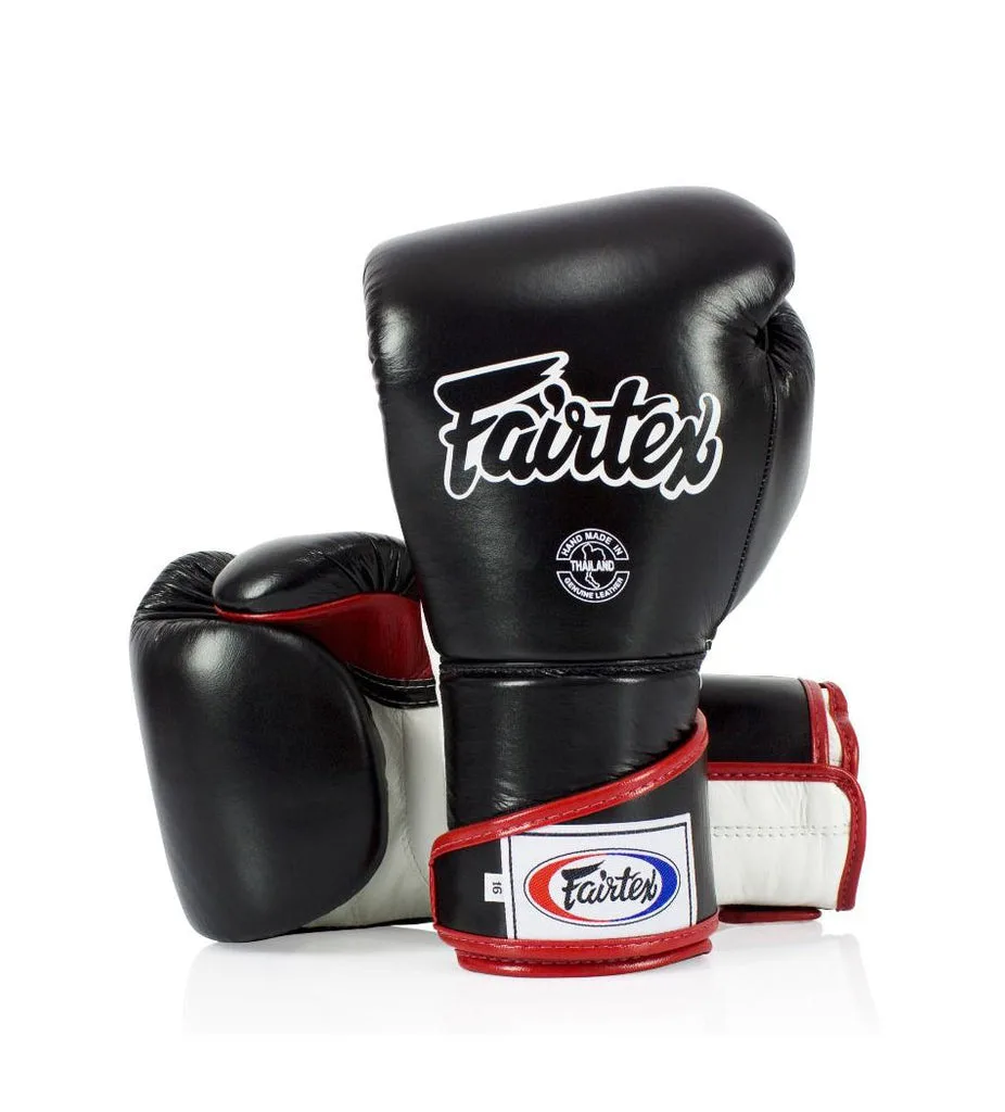 Fairtex Angular Sparring Gloves BGV6 - Locked Thumb в черно, бяло и червено, показани отпред, с акцент върху дизайна на палеца и китката