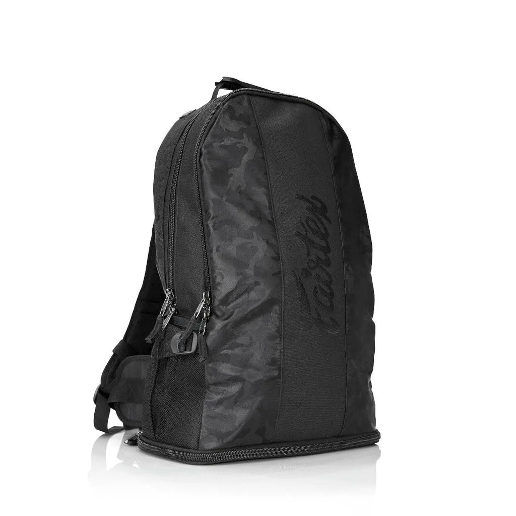 Fairtex Backpack — Black, изглед отпред, с логото на Fairtex