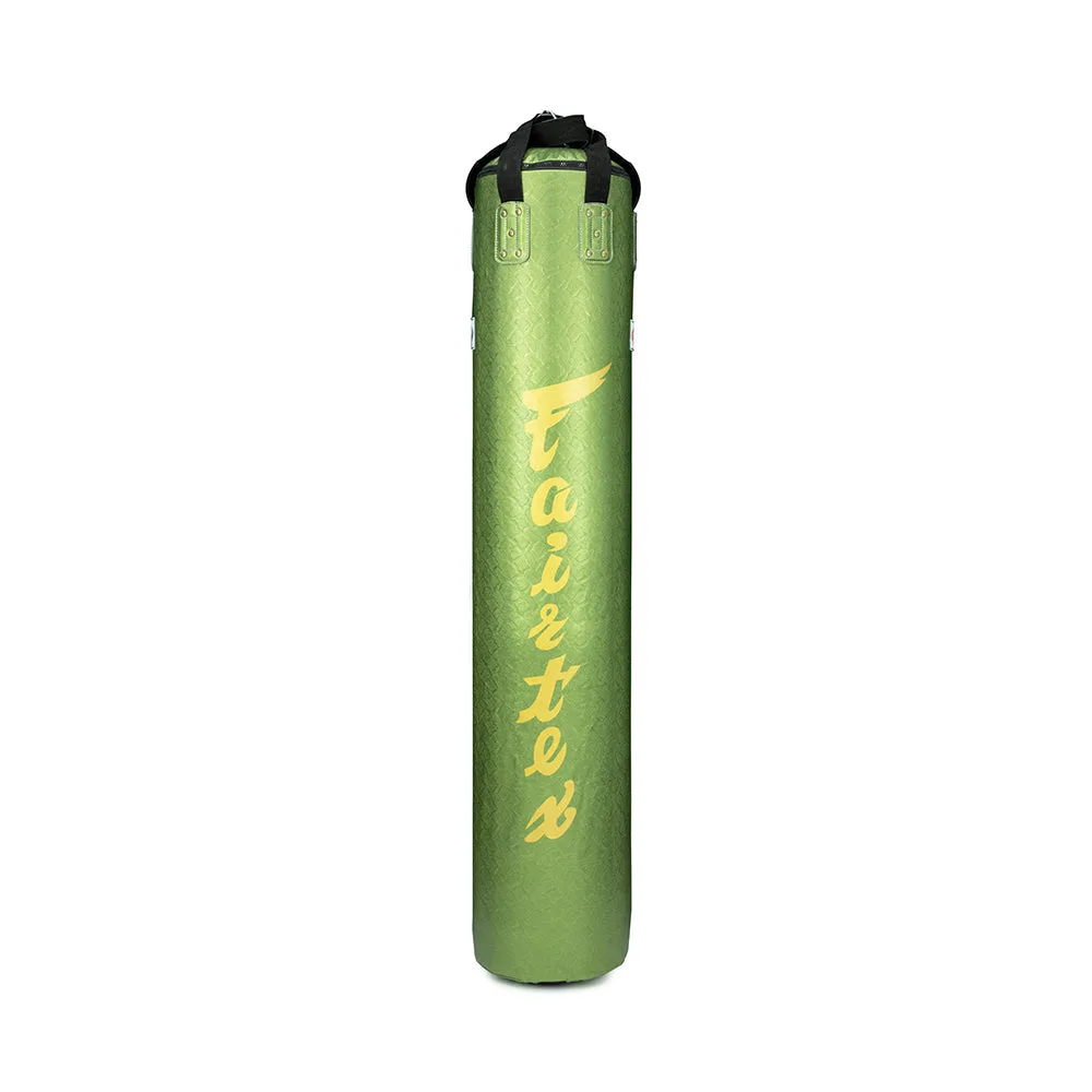 Fairtex Banana Bag HB6PY – Green/Gold Screen, боксов чувал със зелена питон шарка и златисти акценти, закачен в тренировъчна зала