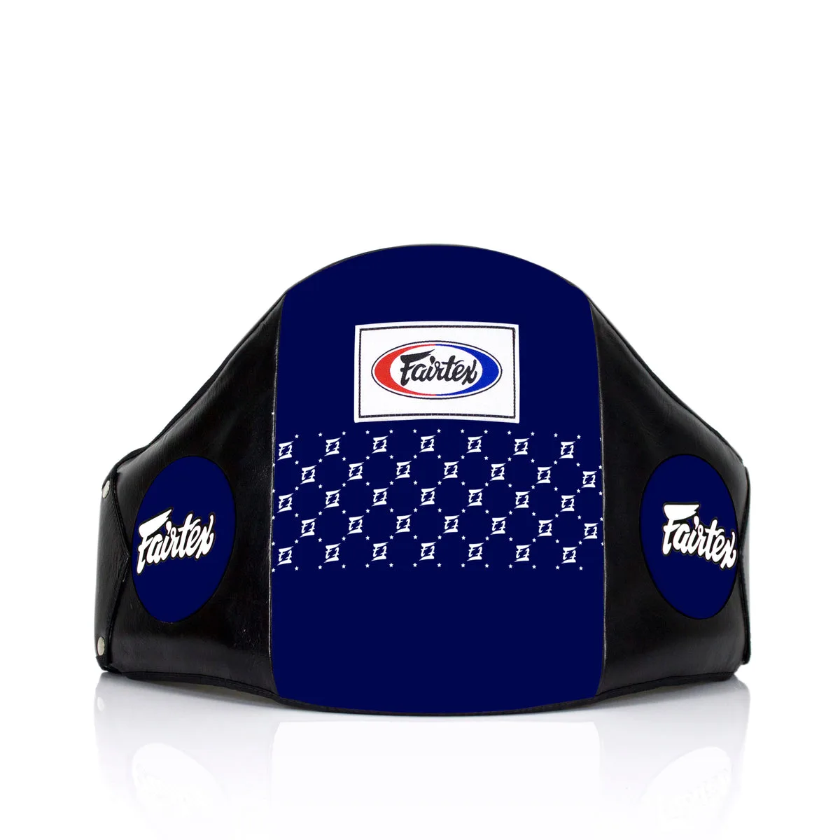 Син коремен протектор Fairtex BPV1, изработен от биволска кожа, с две бели целеви точки и лого на Fairtex, показан отпред
