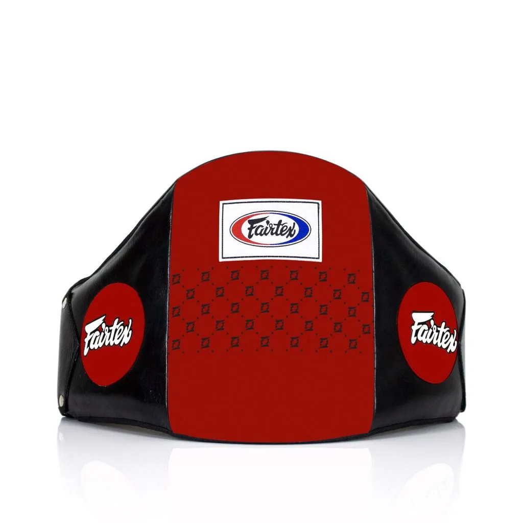 Червен коремен протектор Fairtex BPV1, показан отпред