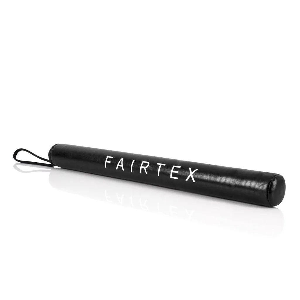 Fairtex Boxing Sticks BXS1 в черен цвят, показани отблизо, с логото на Fairtex