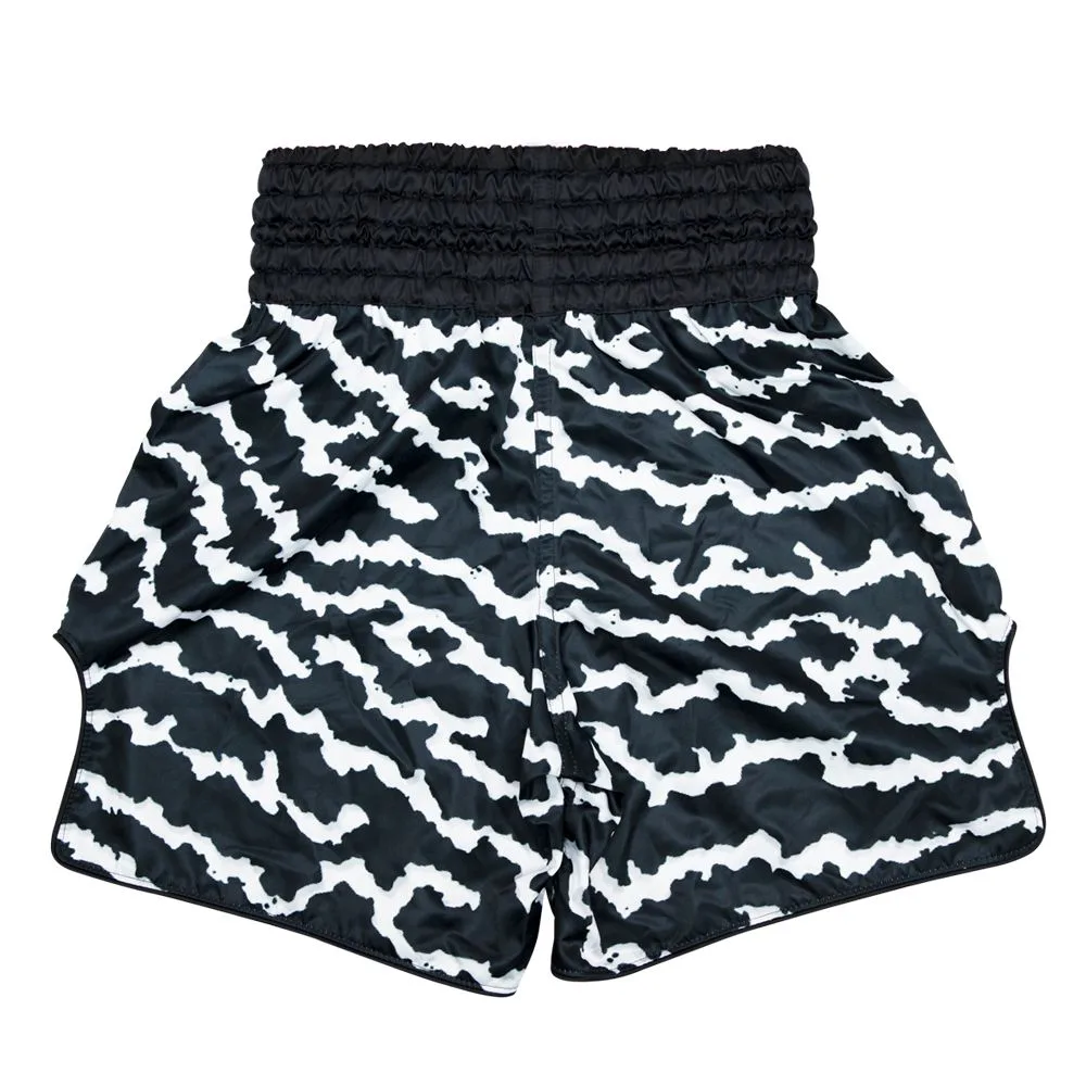 Fairtex Boxing Trunks Crack BT2004 Black/White – заден изглед, подчертаващ десена и кройката за движение