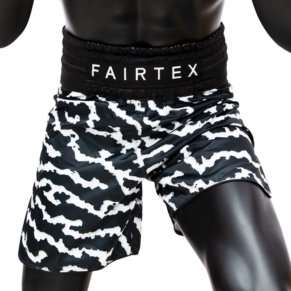 Fairtex Boxing Trunks Crack BT2004 Black/White – изглед отпред на модела с черно-бял напукан десен и лого на колана