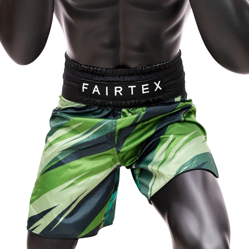 Fairtex боксови шорти BT2007 в зелено и черно, показани отпред