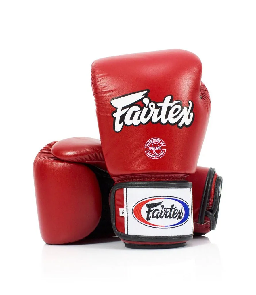 Червени боксови ръкавици Fairtex BGV1 Breathable, показани отпред