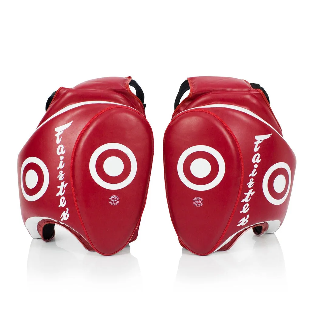 Червени протектори за бедра Fairtex Deluxe Thigh Pads TP3 с бели мишени