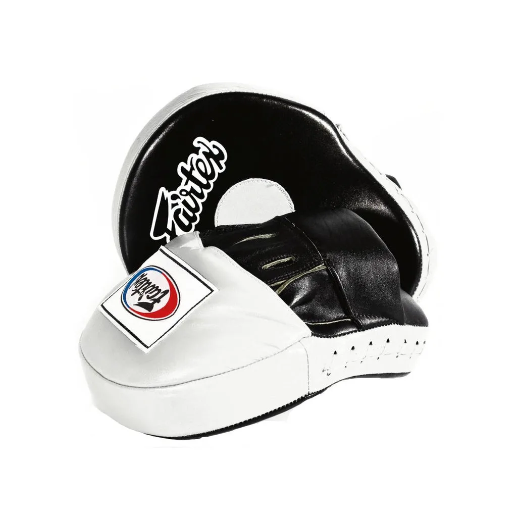 Лапи за фокус Fairtex FMV9 в черно и бяло, показани отпред