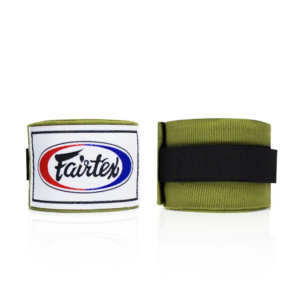 Fairtex HW2 бинтове за ръце в цвят Olive, сгънати и поставени на бял фон.