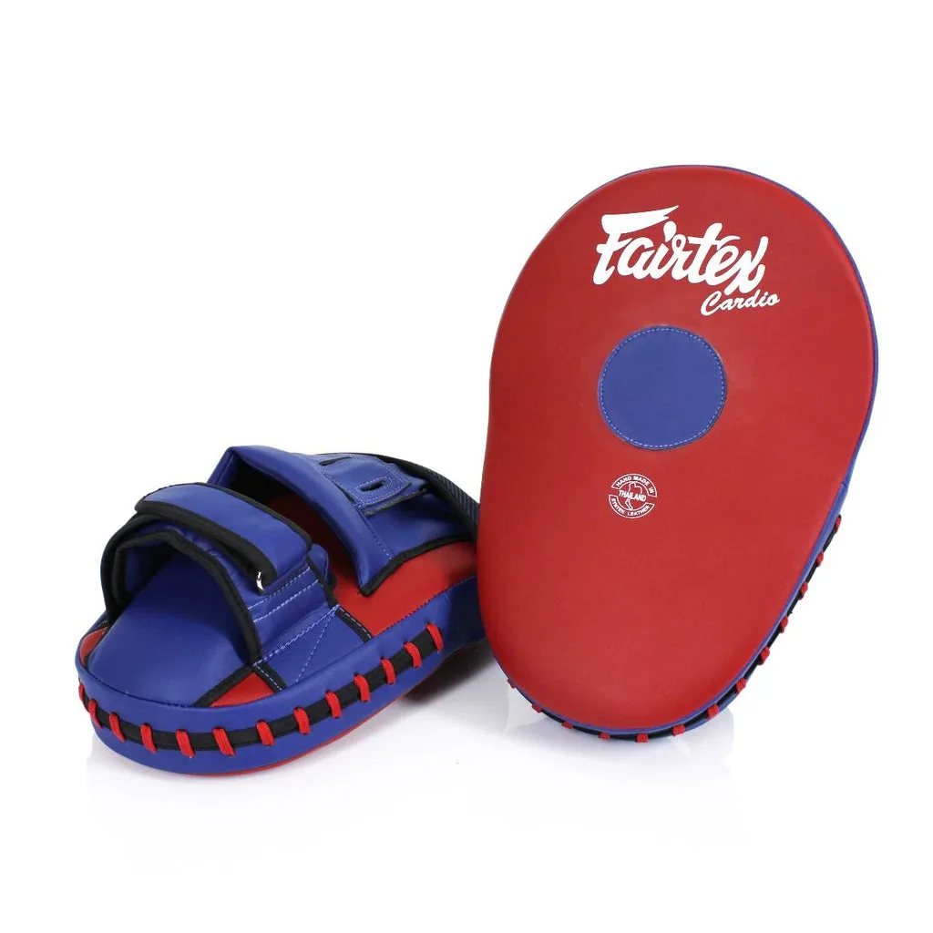Fairtex Maximized Focus Mitts FMV13 в синьо и червено, показани отпред