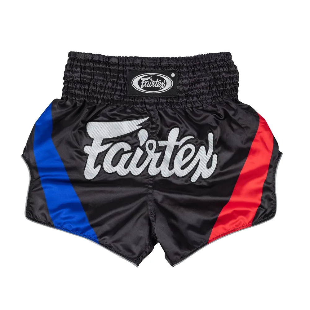 Муай тай шорти Fairtex Arokaya Special - The Signature, показващи детайлния дизайн и логото на Fairtex
