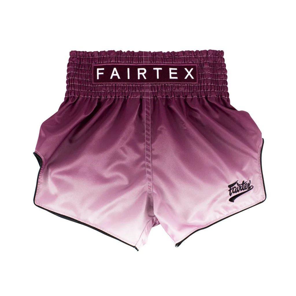 Мъжки шорти за муай тай Fairtex FADE Maroon BS1904 в цвят бордо, с преливащ дизайн, снимани отпред.