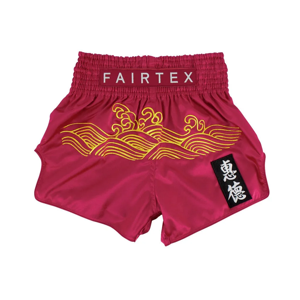 Червени шорти за муай тай Fairtex Golden River BS1910 с графика на златни вълни, изглед отпред