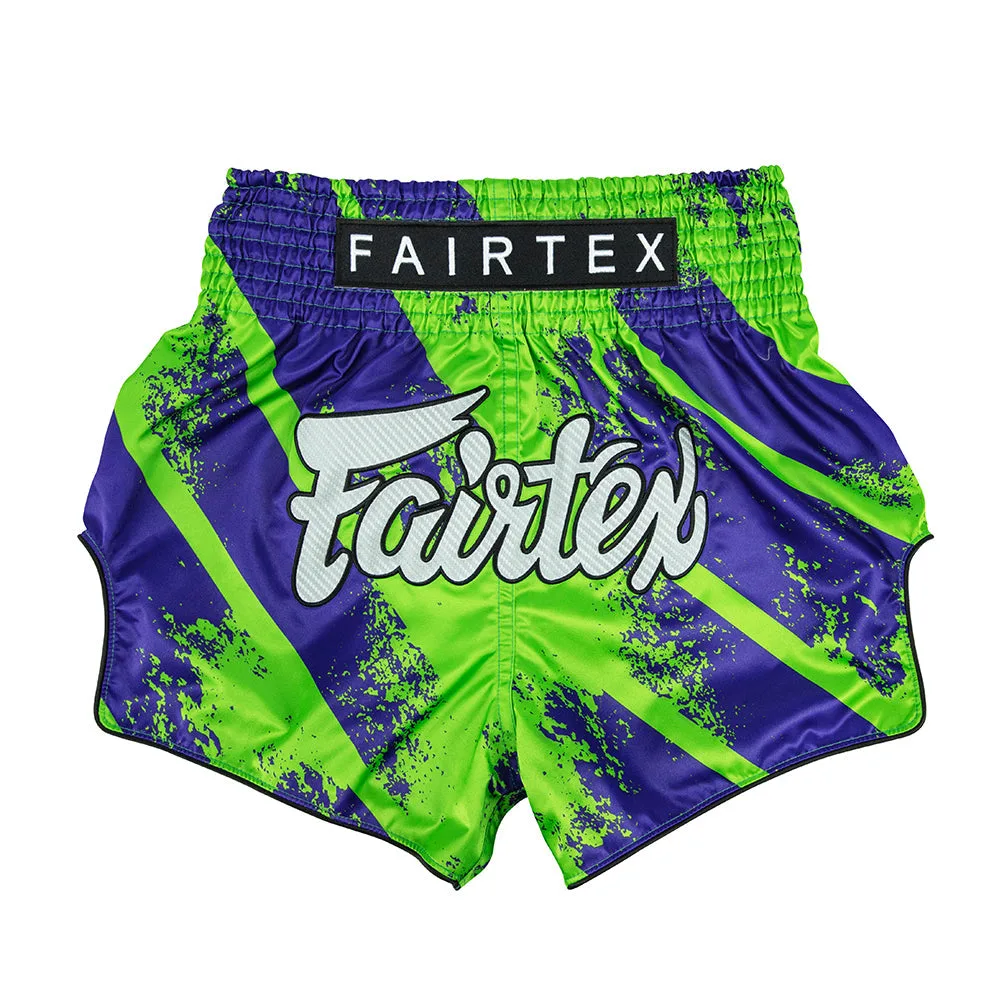 Мъжки шорти за муай тай Fairtex Street King BS1928, показващи специфичния дизайн и кройка.