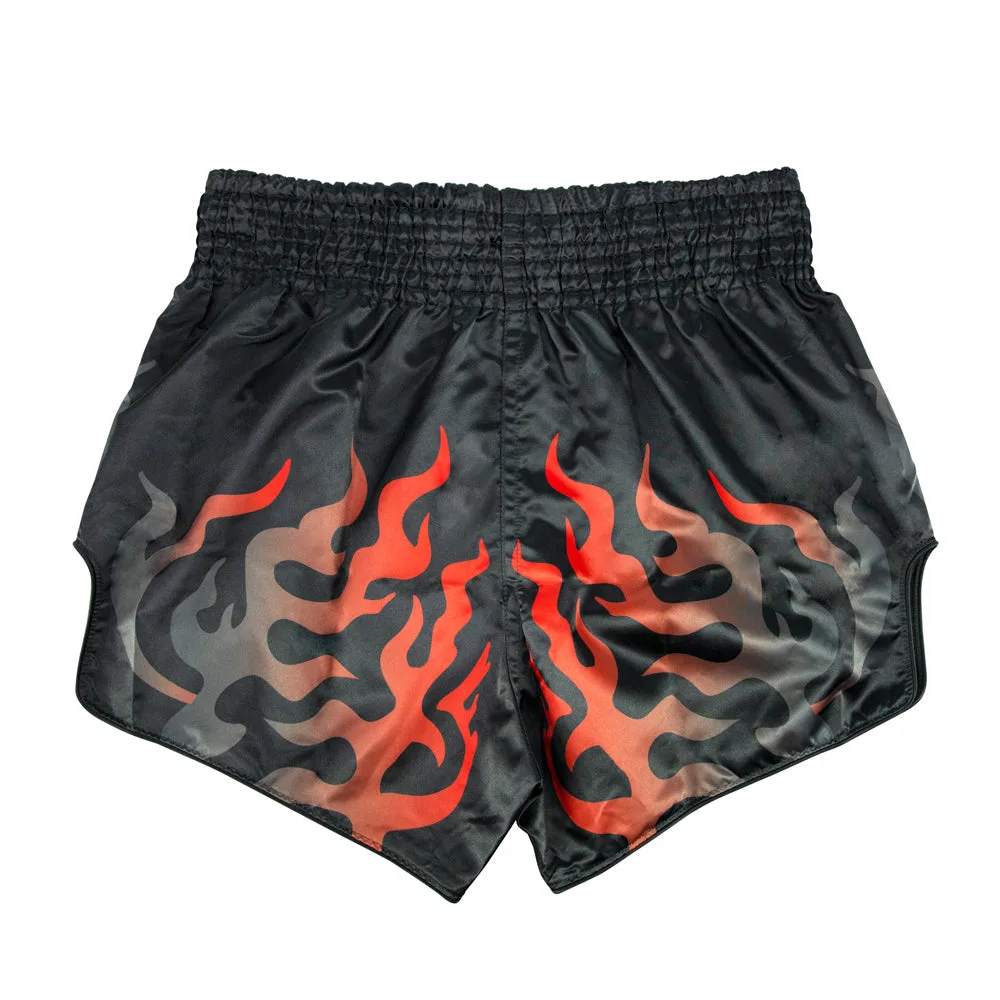 Детайлен изглед на огнените шарки върху черната основа на Fairtex Muay Thai шорти Volcano BS1921